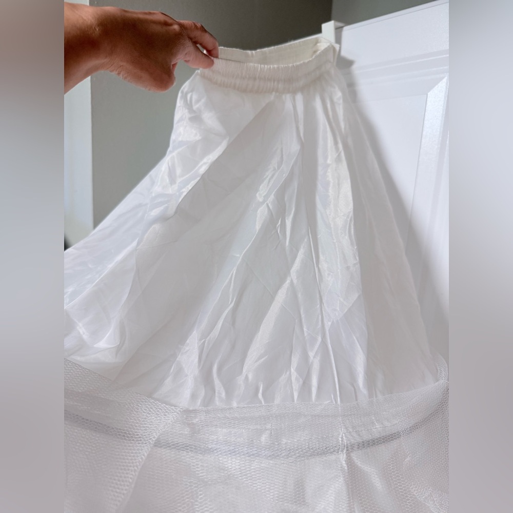 Elegant White Bridal Petticoat - Picture 5 of 7